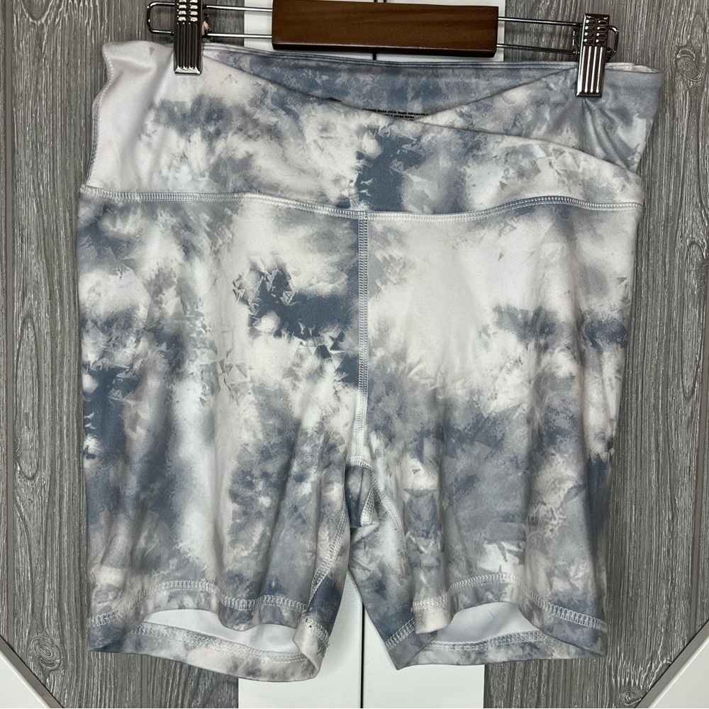 D11.18 Avia Women's Cross Waist 5'' Bike Short Medium (8-10)